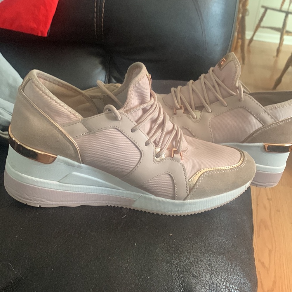 Michael Kors shoes - Picture 3 of 5